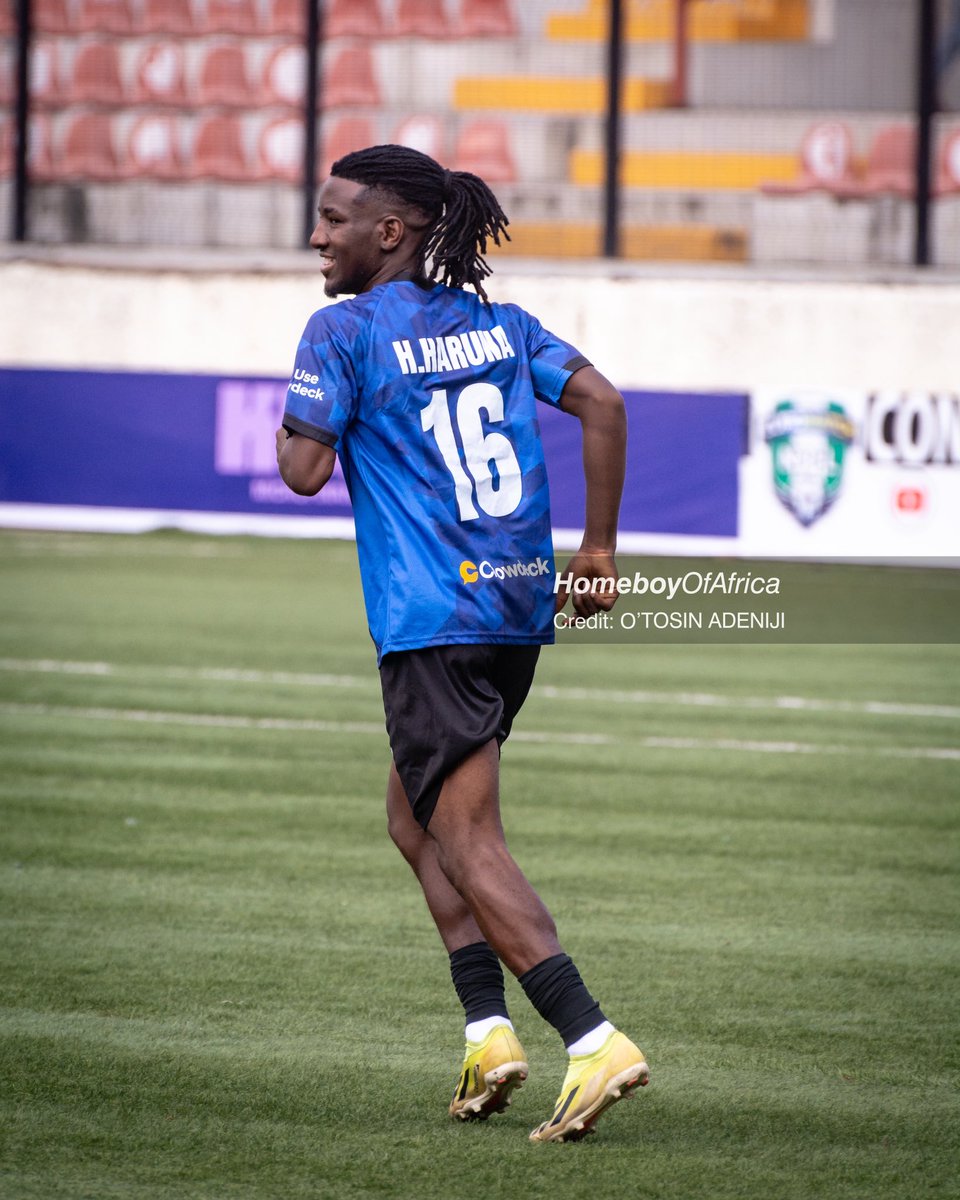 HomeBoyOfLaGos's tweet photo. StarBwuoy π«
@hharuna_16
#SPLBAR #EUROMATCHNPFL #NPFL27 https://t.co/5Fuzyo8Zqr