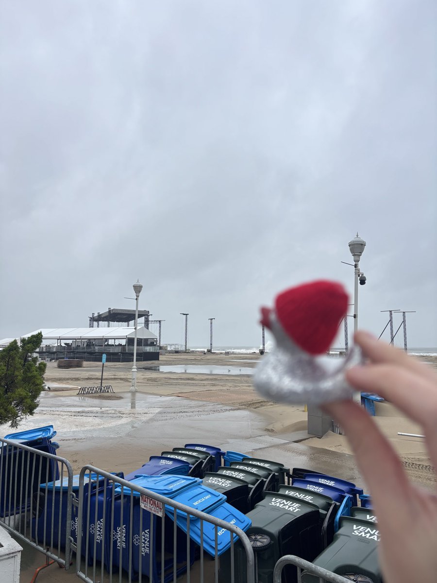 manifstceiling's tweet photo. tyler duckseph at ocean's calling 2026 https://t.co/qvUGuiHnCN