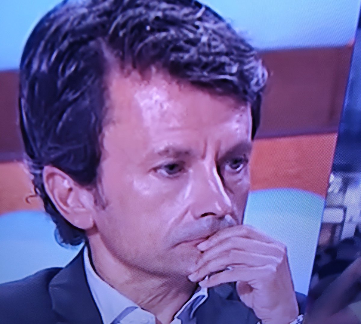JoseAntonioTom9's tweet photo. #MalasLenguasN
Habrá que recordarle a este señor que el gobierno actual SALIÓ de las urnas https://t.co/pTkm1xDgst