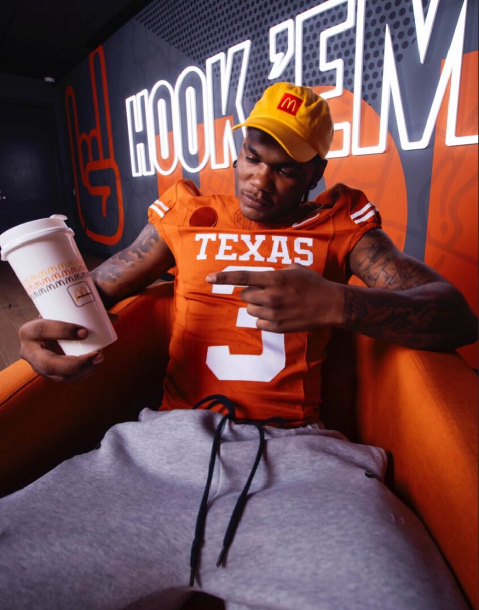 OneStopHorns's tweet photo. Rasheem Biles @ Tennessee

🦈 13 Total Tackles (Led the team)
🦈 7 Solo Tackles
🦈 Sack
🦈 2 TFL

#ImLovinIt | #HookEm https://t.co/ssjjAX2RxF