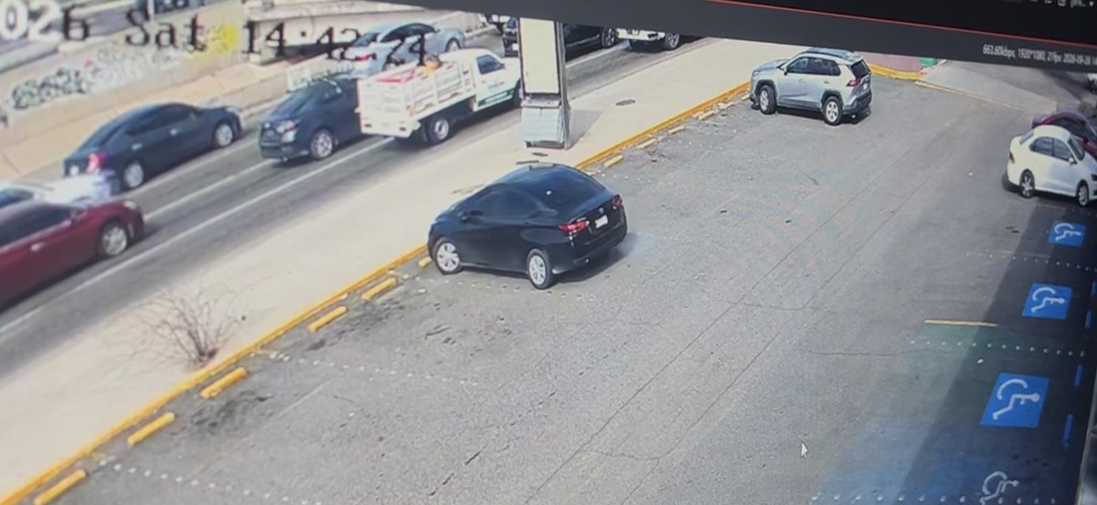 GerardoPoncede4's tweet photo. Esta persona me acaba de robar la cartera en el Abarrey Paseo del Río, por el Vado del Río. Se fue en un Nissan color negro.

 Si alguien lo reconoce o tiene información, por favor, mande DM. https://t.co/Nrcii4PQPH