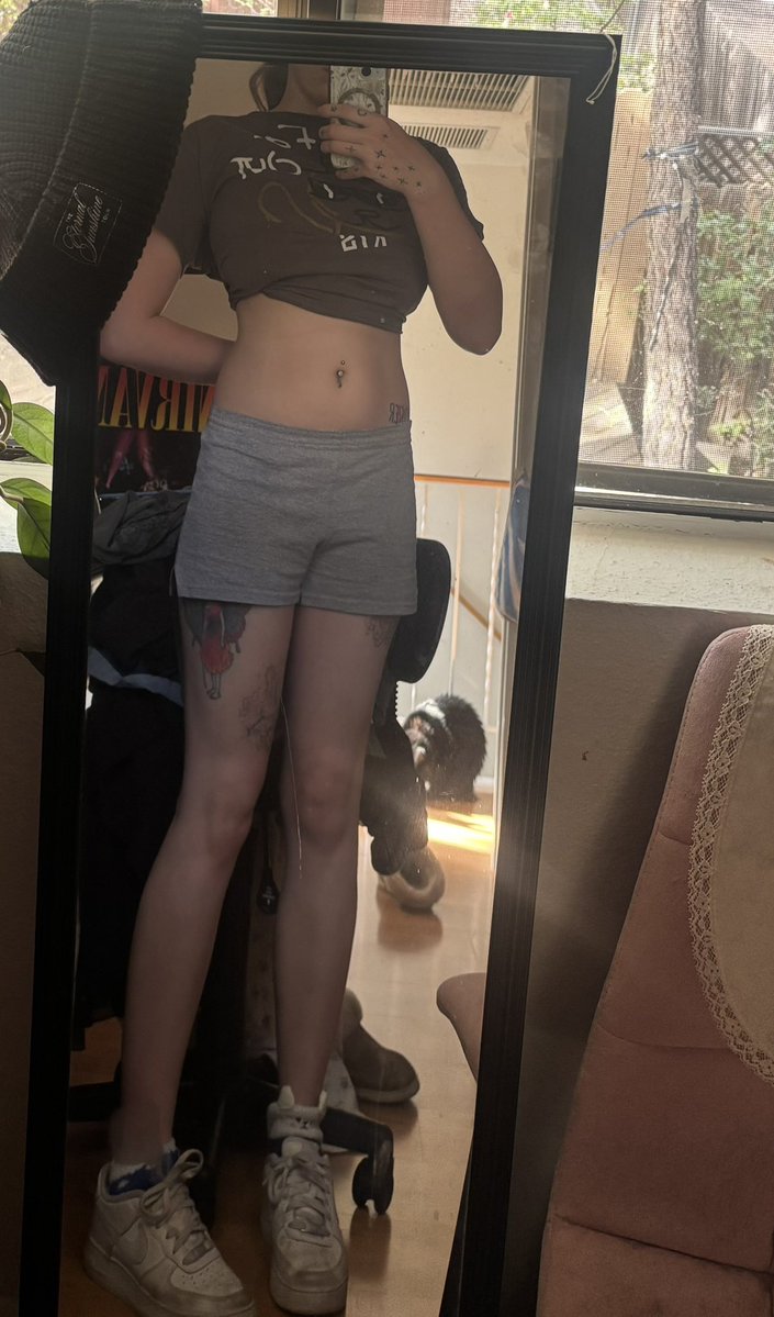 madskinny33's tweet photo. am I giving bmi 20.9 ?? bc I feel like I’m giving bmi 60… curse my torso and fat distribution #edrtwt https://t.co/aN2Eh2JdzX