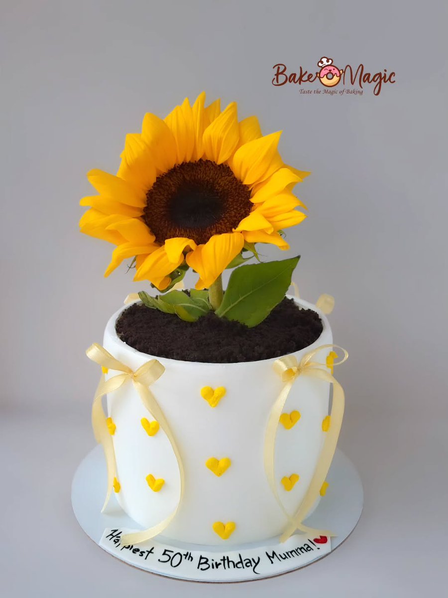 jersonpea2's tweet photo. Like a sunflower, she stands tall, radiant, and full of warmth. A special flower pot cake for Mom’s golden 50th, celebrating half a century of unconditional love and endless blessings. https://t.co/W23VF46fcP
