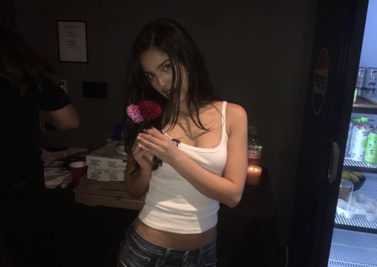 livcmils's tweet photo. ela quando é a mais linda do mundo https://t.co/bUa9sRFm3J