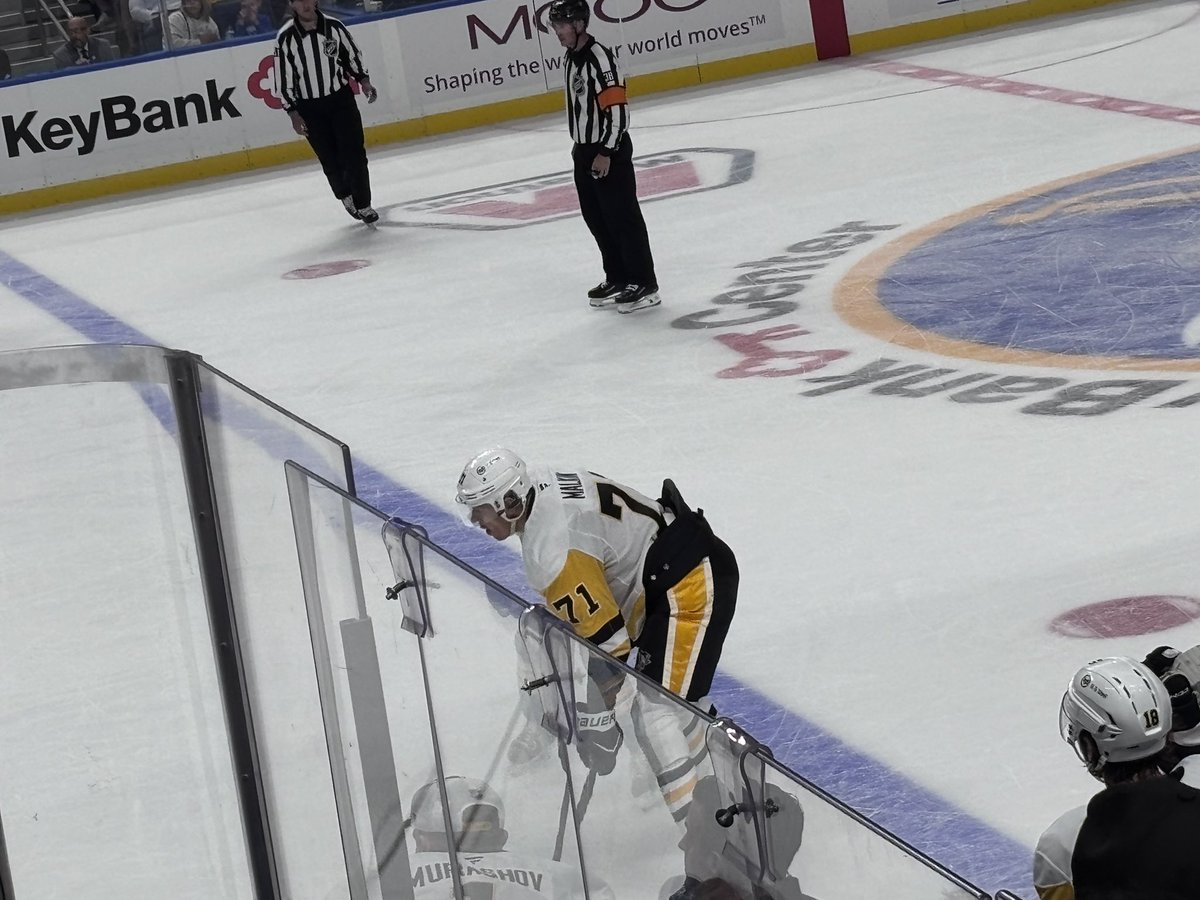 gingoal11's tweet photo. @14WEBBONSO @NHL he had that shit tucked for a bit dw https://t.co/KN6WPOKS9I