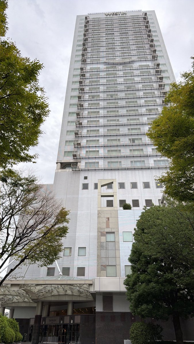 vsoara33v's tweet photo. 久しぶりの大阪。
今回の宿はウェスティン大阪。

少しクラシックな雰囲気もあるけど、
落ち着いて過ごせるホテルはやっぱりいい。

今日はゆっくり大阪を楽しみます。

#ウェスティン大阪
#大阪
#ホテルステイ
#WestinOsaka https://t.co/Xsb0L13EJD