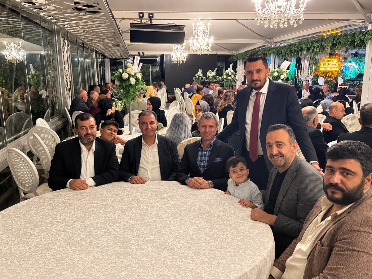 MNULGEN's tweet photo. Beden ölür, çürür, cana bakın siz
Kim kiminle yürür, ona bakın siz
#hacıbilalbaşak 
#müslümayneli
#draydınkeskinkadıoğlu
@mustafatas34 
#kürsatkalaycıoğlu https://t.co/895BymUE9B