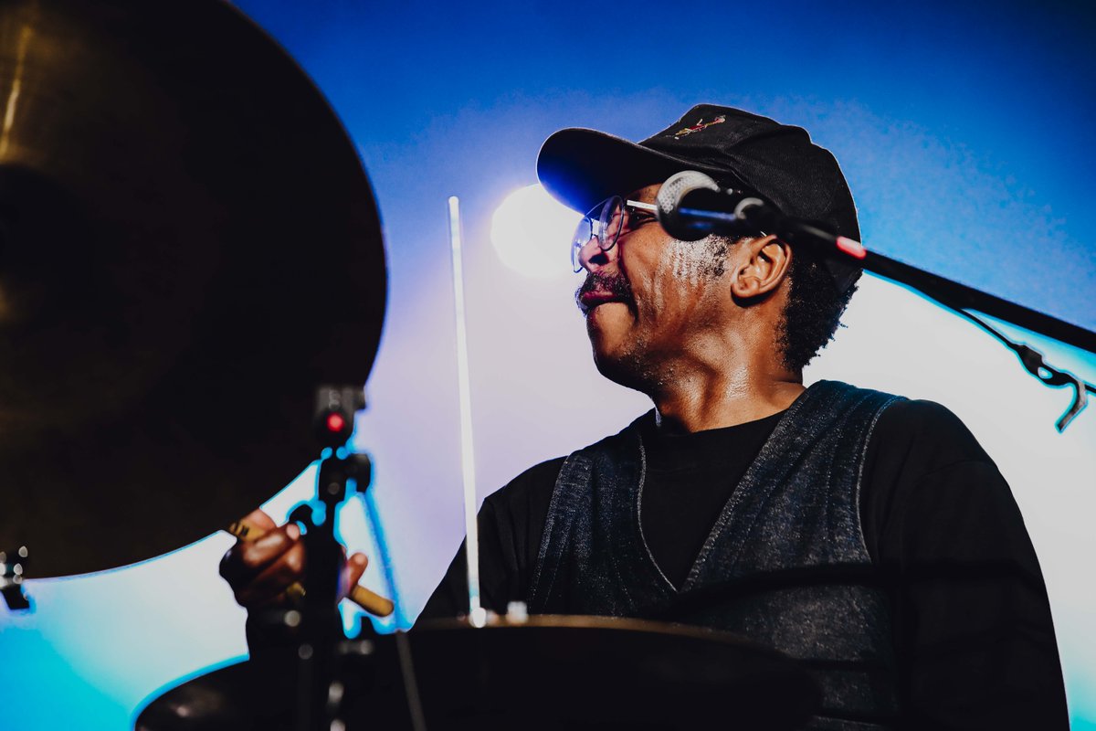 JoyOfJazz's tweet photo. Tumi Mogorosi presented Thank You For Your Service Quartet with a powerful and captivating performance featuring Soweto Kinch, Neil Charles and Maxwell Baloyi. The result was a remarkable meeting of musicianship, rhythm and expression.
#JazzReignited #SBJOJ2026 #TakeMeThere https://t.co/7oNFgfkqex