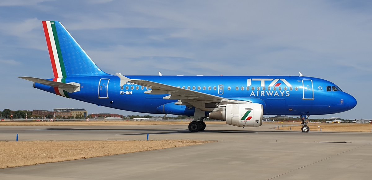 La76553581Lane's tweet photo. @jasonlanesplanes ITA Airways Airbus A319-112 EI-IMH Heathrow Airport 8-8-2026 #ity #itaairways #airbus #a319 #babybus https://t.co/oVrLvFcwoW
