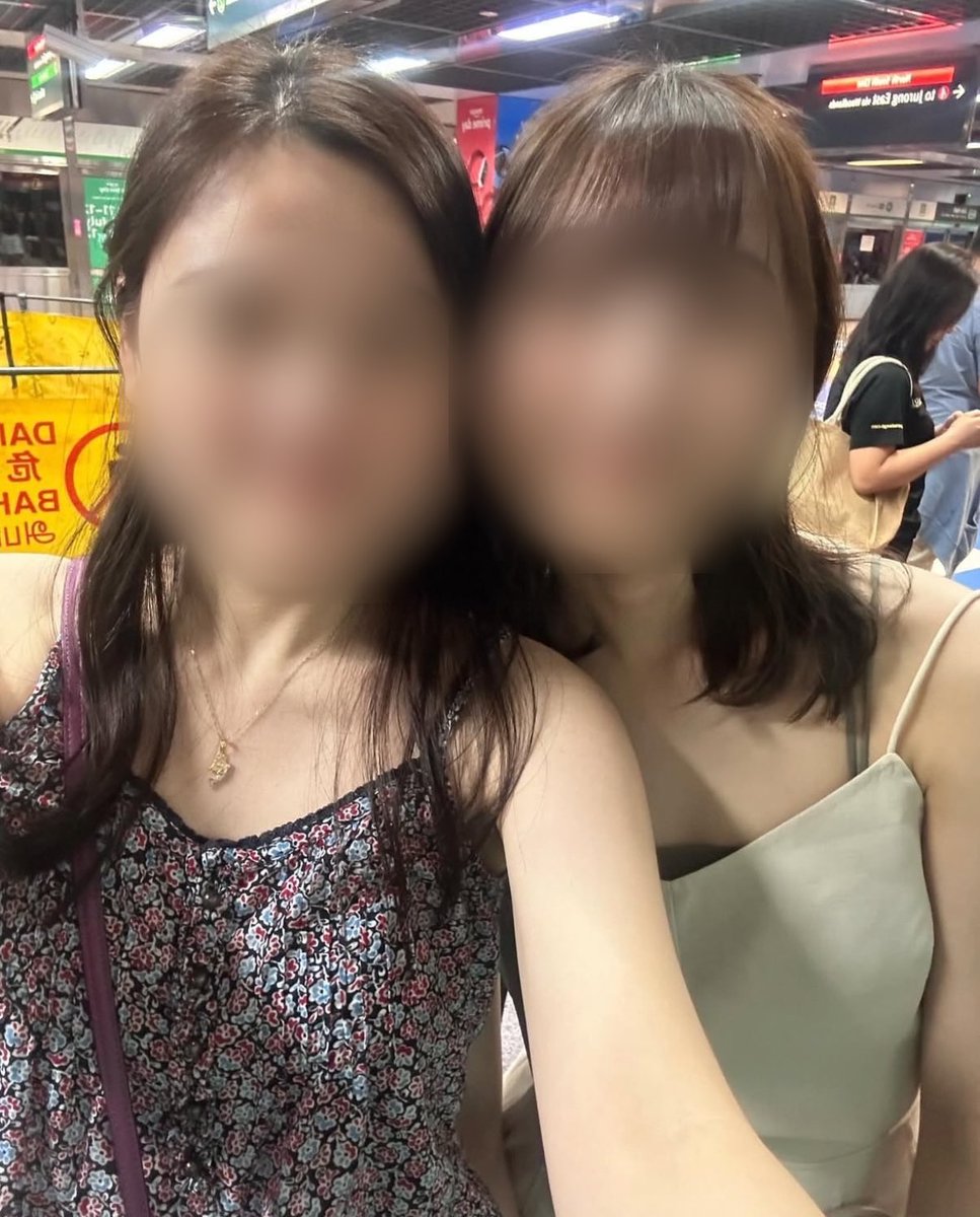 AAbdua773's tweet photo. この2人のどちらか1人が晒されます♡

ダメだよぉ〜？簡単に身分証なんか渡しちゃ♡

お金脅し取っちゃうんだから…♡

もしかして興味あります？？♡ https://t.co/aWe6ZI9tlG