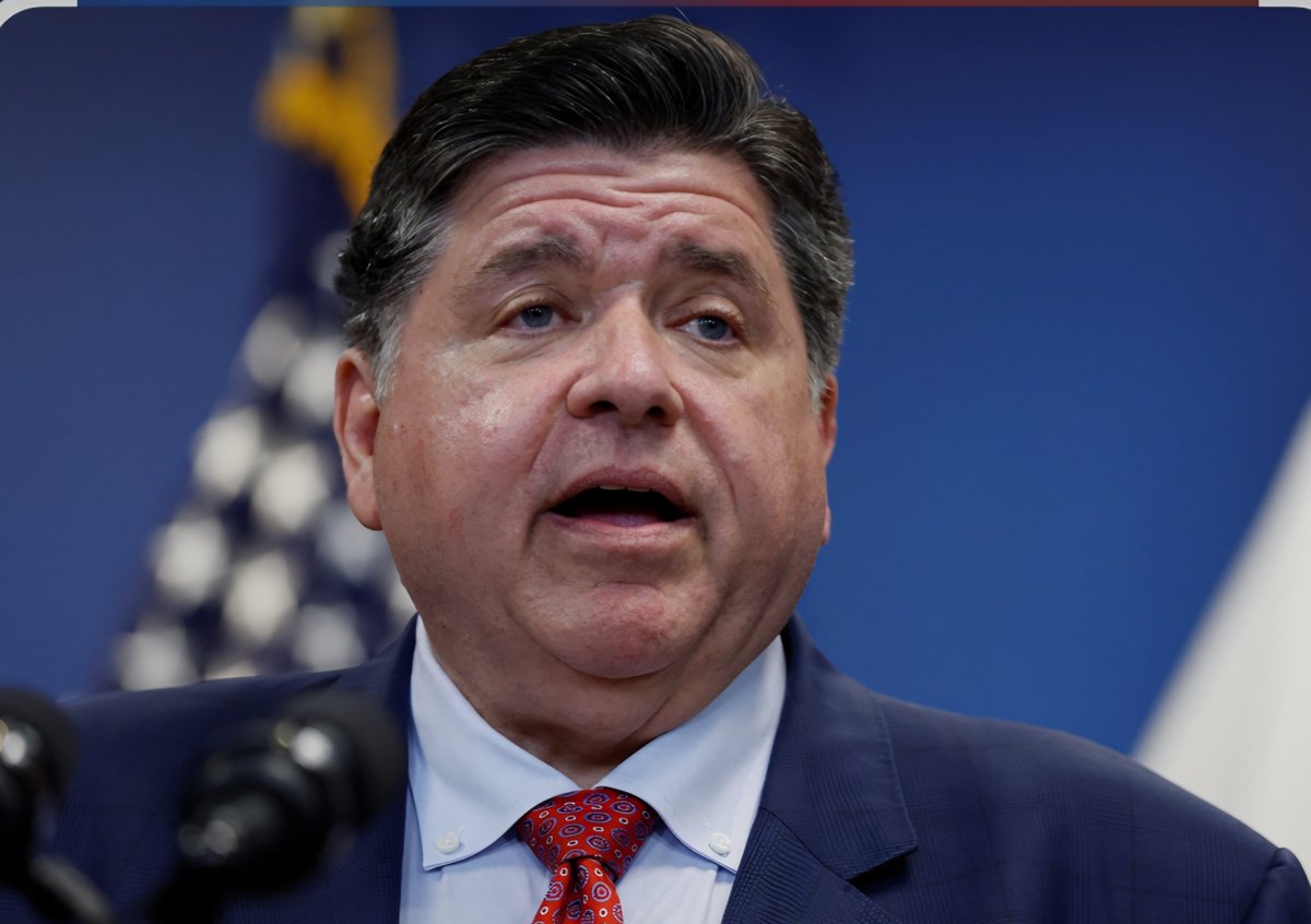 Chicago1Ray's tweet photo. 🚨 (RP) if you want ICE agts at every polling station in all (7) swing states 

Democrats are very concerned with talk of ICE agts monitoring polling places

JB Pritzker when asked by MSNOW what is your strategy for protecting the vote

" I've been talking with other Governors and one of the ways is we're going to be taking them to court, to keep those troops and ICE agts away from the voting booth, their only purpose is to scare people away "

Why would people be scared to go vote... unless that is, that they're not supposed to be voting