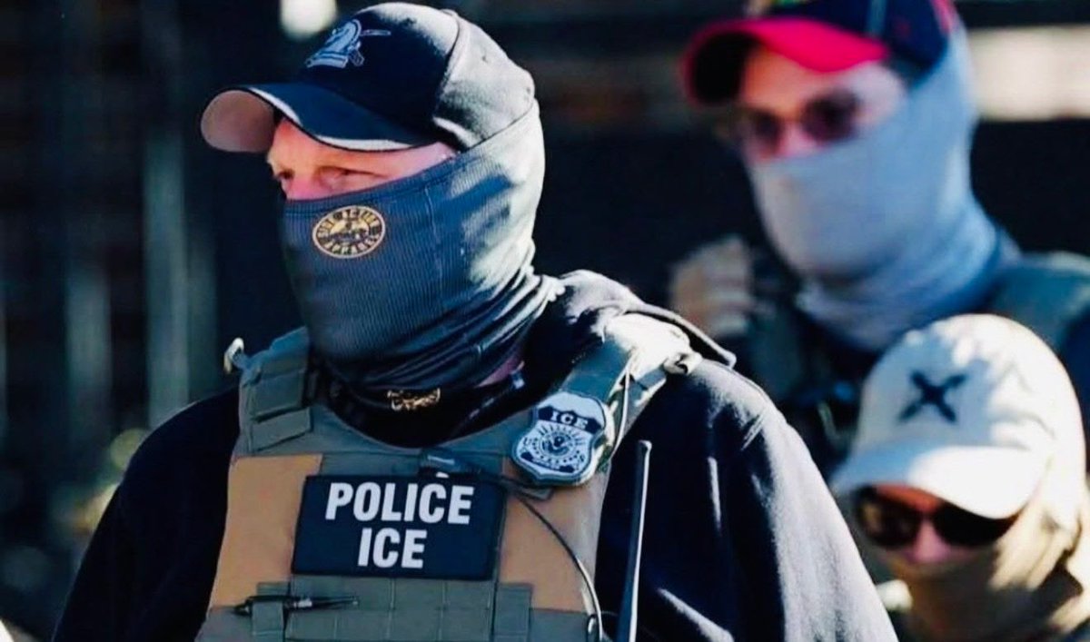 Chicago1Ray's tweet photo. 🚨 (RP) if you want ICE agts at every polling station in all (7) swing states 

Democrats are very concerned with talk of ICE agts monitoring polling places

JB Pritzker when asked by MSNOW what is your strategy for protecting the vote

" I've been talking with other Governors and one of the ways is we're going to be taking them to court, to keep those troops and ICE agts away from the voting booth, their only purpose is to scare people away "

Why would people be scared to go vote... unless that is, that they're not supposed to be voting