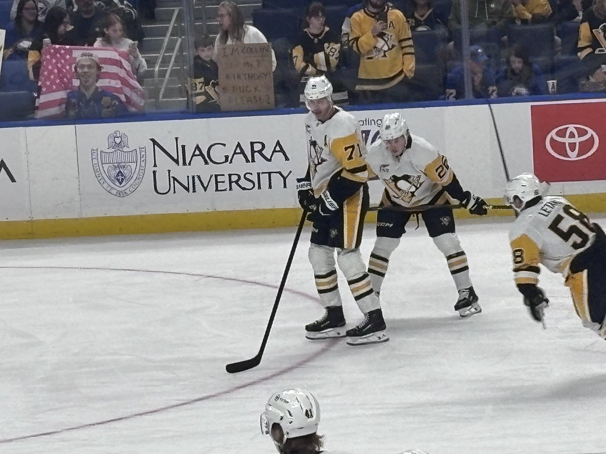 gingoal11's tweet photo. @14WEBBONSO @NHL warmies too https://t.co/7sCbVoI4lS