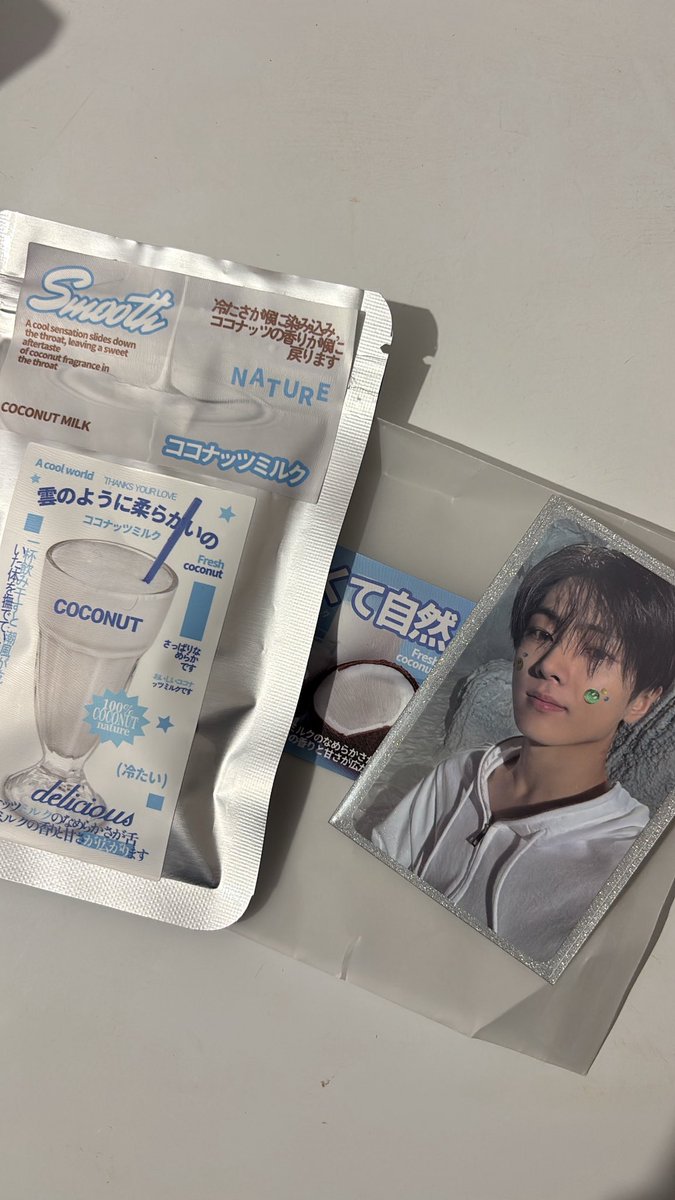 nikitoarrocha's tweet photo. feedback positivo para @keonpupi ! o photocard chegou super bem embalado e em perfeito estado. a vendedora foi muito querida e atenciosa, e os brindes são muito fofos! muito obrigado pela venda 🤍 https://t.co/IOki9aSSl2