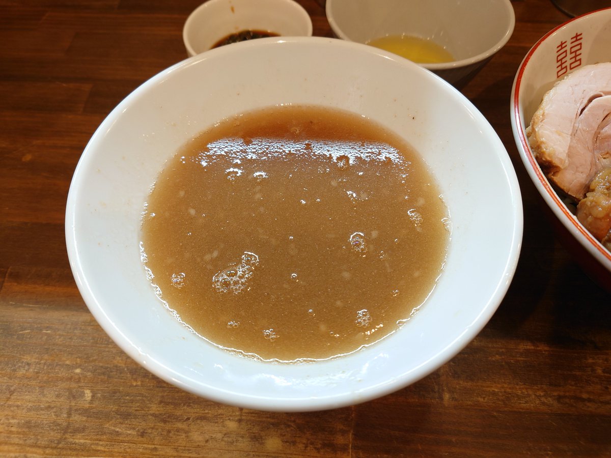 k8a2i8's tweet photo. 2026.09.26  夜の部🌃
男気らーめんアカギ 桐生本店
●つけ麺(300g)
 ※ニンニク少なめ
✦味玉🥚、つけたま🥚、青唐辛子🌶️

つけ麺が終了する前に食べ納め😼
今日も最高に美味しかったです🤤
江積くん、りょうまさん
ごちそうさまでした🙏 https://t.co/pjIOZKY00L