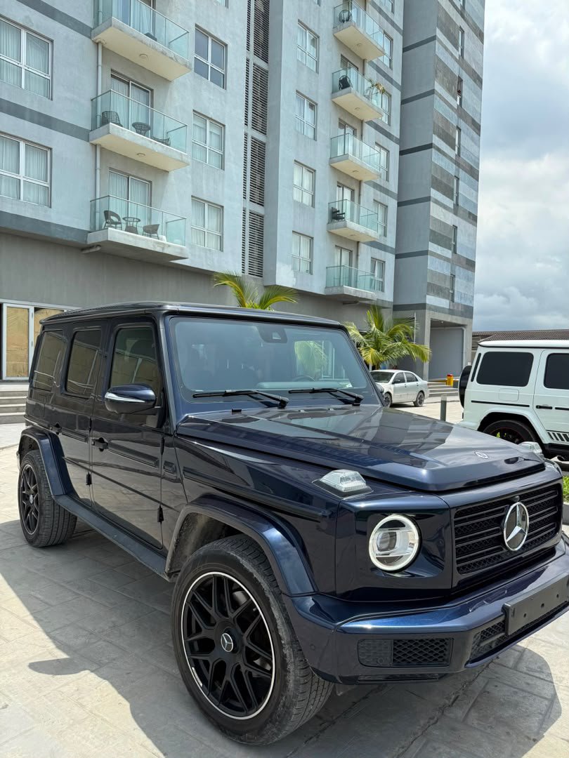 RRRentalsNG's tweet photo. G-WAGON AVAILABLE FOR BOOKINGS 🖤✨

Cruise Lagos in luxury. Clean interior, driver + self-drive options.

DM/Call to book now - slots filling fast!
Click 👇 
https://t.co/Tb1MCT3y38

#GwagonForRent #LagosBookings #LuxuryRide https://t.co/LPCy7bhuBd