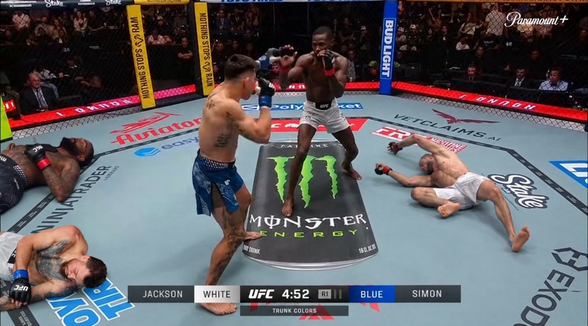 stipemyosick's tweet photo. They forgot to remove them from the octagon 😭💀 #UFCVegas121 https://t.co/ZObXvM8TSo