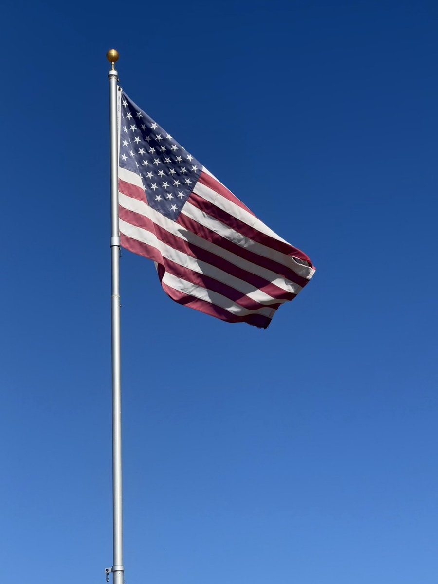 JennyPriceMAGA's tweet photo. Went out with @HopeBuckles77 yesterday, and she absolutely crushed it! She’s sweet, confident, and doing an incredible job connecting with voters. We also came across some great patriotic sights along the way 🇺🇸 @CherylCaswellAZ https://t.co/OxtwhVyOb1