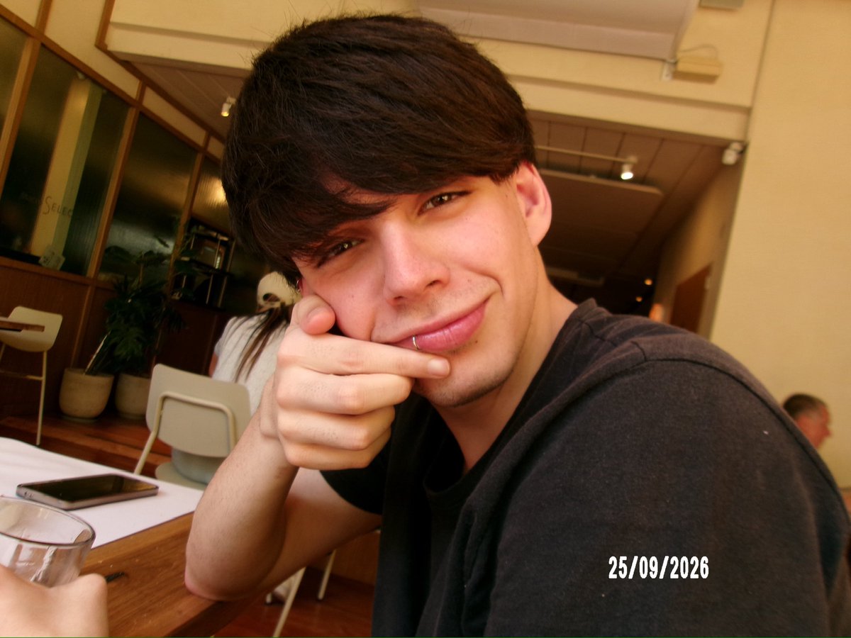 sacredlustt's tweet photo. how my sweet boy looks at me https://t.co/h8baPQU93z
