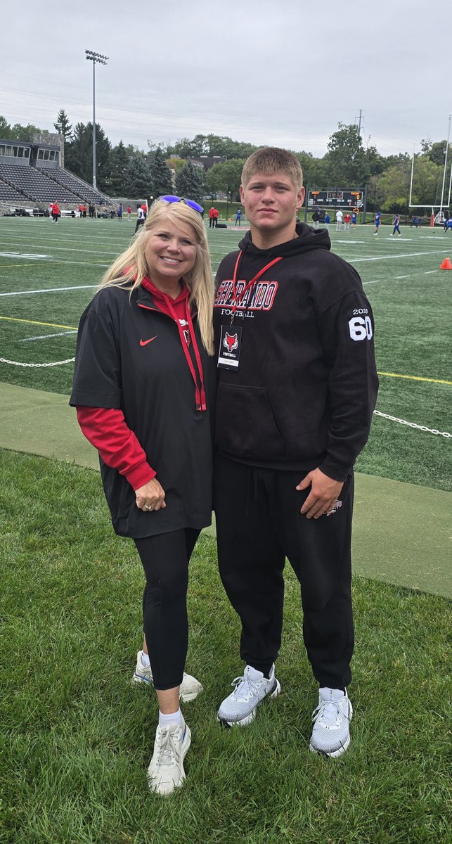 Evan_Combs_28's tweet photo. Thank you to @Marist_Fball  for the Game Day invite & incredible hospitality! It was a great getting to meet all the Coaches, seeing your beautiful campus, learn more about the school, & experience the culture firsthand. Most of all, it was awesome watching the Red Foxes get the win over Presbyterian! 

Grateful for the opportunity & looking forward to staying connected! #GoRedFoxes
@Marist_Fball, @CoachMWillis, @CoachTJWeyl, @Coach_Mill_,  @Coach_JA_Marist, @John_P_OConnor, @Sherando_FB
@CoachDukeman78
@VAPrepsRivals
@PrepRedzoneVA
@PrepRedzoneMD
@WillVapreps
@Spotlight39_Pod
@BlueChipsFB
@DAWGHZERECRUITS
@NPCoachZim
@tdhald
@rivals
@on3
@247sports
@247recruiting
@sixstarfootball_