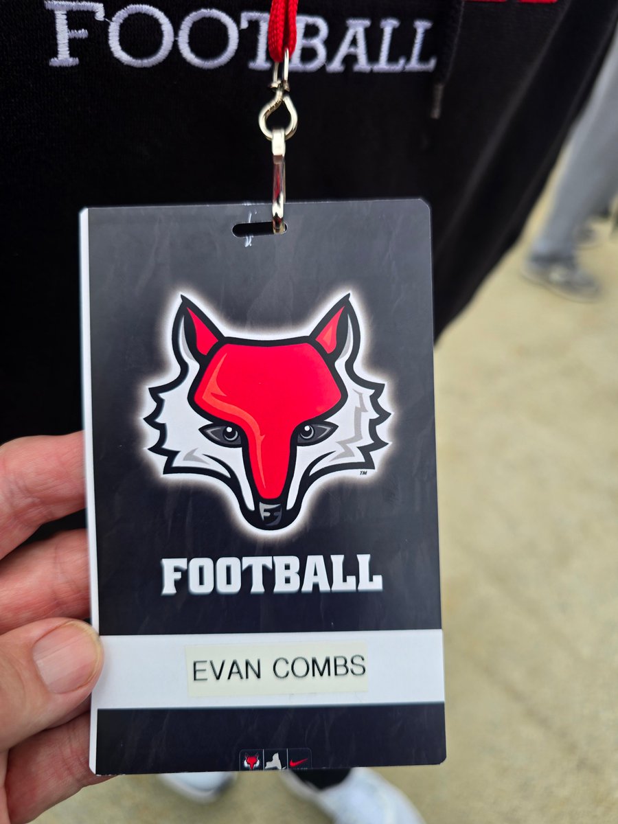 Evan_Combs_28's tweet photo. Thank you to @Marist_Fball  for the Game Day invite & incredible hospitality! It was a great getting to meet all the Coaches, seeing your beautiful campus, learn more about the school, & experience the culture firsthand. Most of all, it was awesome watching the Red Foxes get the win over Presbyterian! 

Grateful for the opportunity & looking forward to staying connected! #GoRedFoxes
@Marist_Fball, @CoachMWillis, @CoachTJWeyl, @Coach_Mill_,  @Coach_JA_Marist, @John_P_OConnor, @Sherando_FB
@CoachDukeman78
@VAPrepsRivals
@PrepRedzoneVA
@PrepRedzoneMD
@WillVapreps
@Spotlight39_Pod
@BlueChipsFB
@DAWGHZERECRUITS
@NPCoachZim
@tdhald
@rivals
@on3
@247sports
@247recruiting
@sixstarfootball_