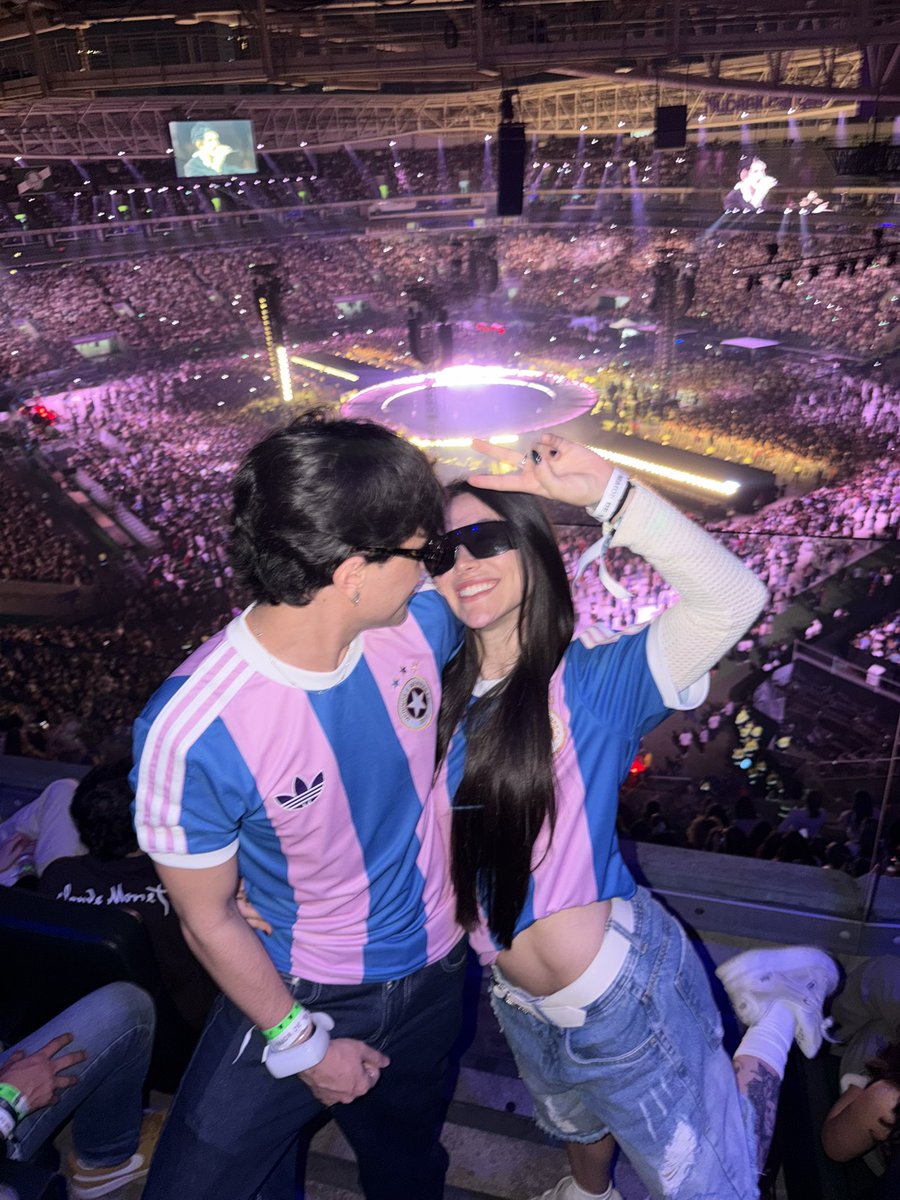 gregorykesseyy's tweet photo. E de todos os meninos e meninas 🩷💜💙 https://t.co/HiqdvzvKDJ