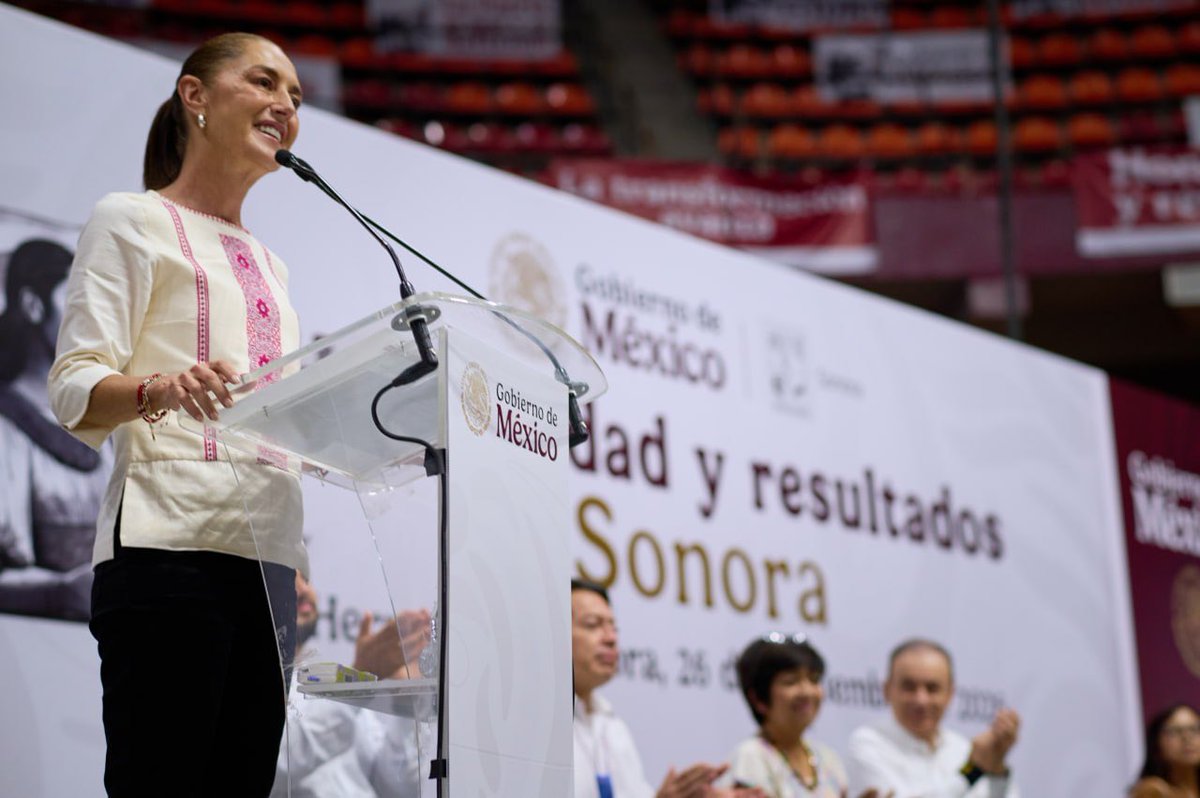 AlfonsoDurazo's tweet photo. Qué gusto recibir nuevamente a nuestra presidenta @Claudiashein, durante su gira de Rendición de Cuentas: Honestidad y Resultados.

Compartimos los avances que, en coordinación con el Gobierno de México, seguimos construyendo en infraestructura, agua, vivienda y bienestar para las familias sonorenses.

Gracias, Presidenta, por su compromiso permanente con Sonora.