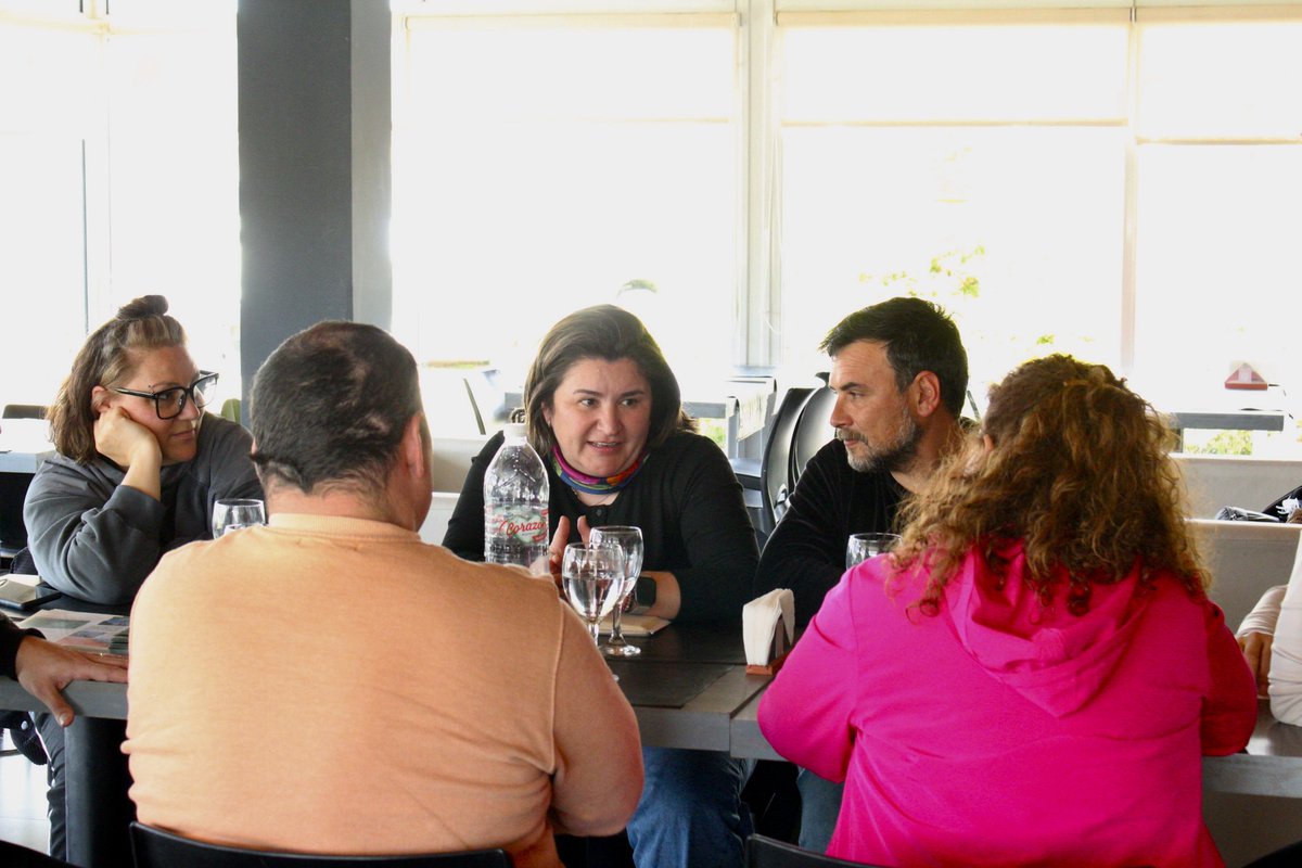 ayeduran's tweet photo. En Pedro Luro, Villarino, compartimos reuniones con instituciones de la localidad:

👥 Asociación Pedro Luro Turismo
👥 Club Villa Obrera
👥 Sociedad de Participación Vecinal

Actores del territorio con propuestas, proyectos y voluntad de trabajo para que su comunidad crezca y se desarrolle.