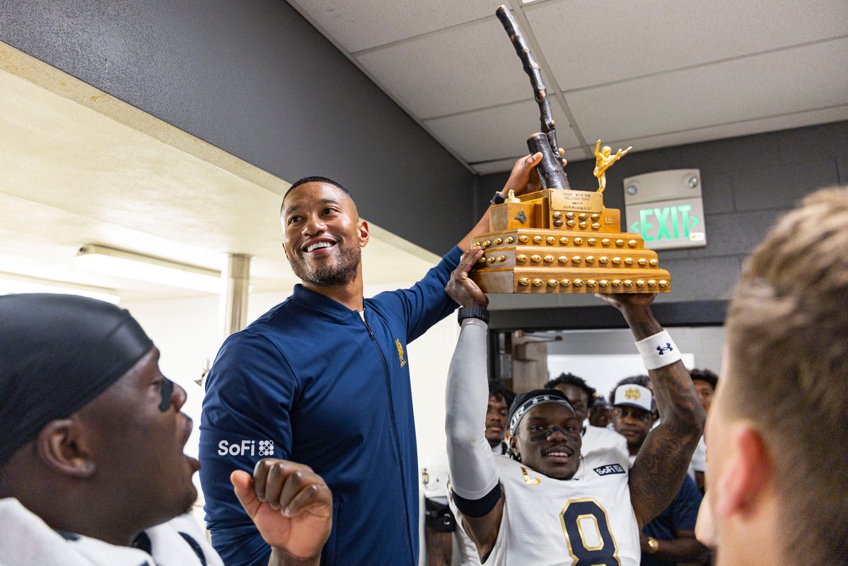 NDFootball's tweet photo. The Shillelagh’s coming back home 🤩

#GoIrish☘️ https://t.co/RegzmEQ50U