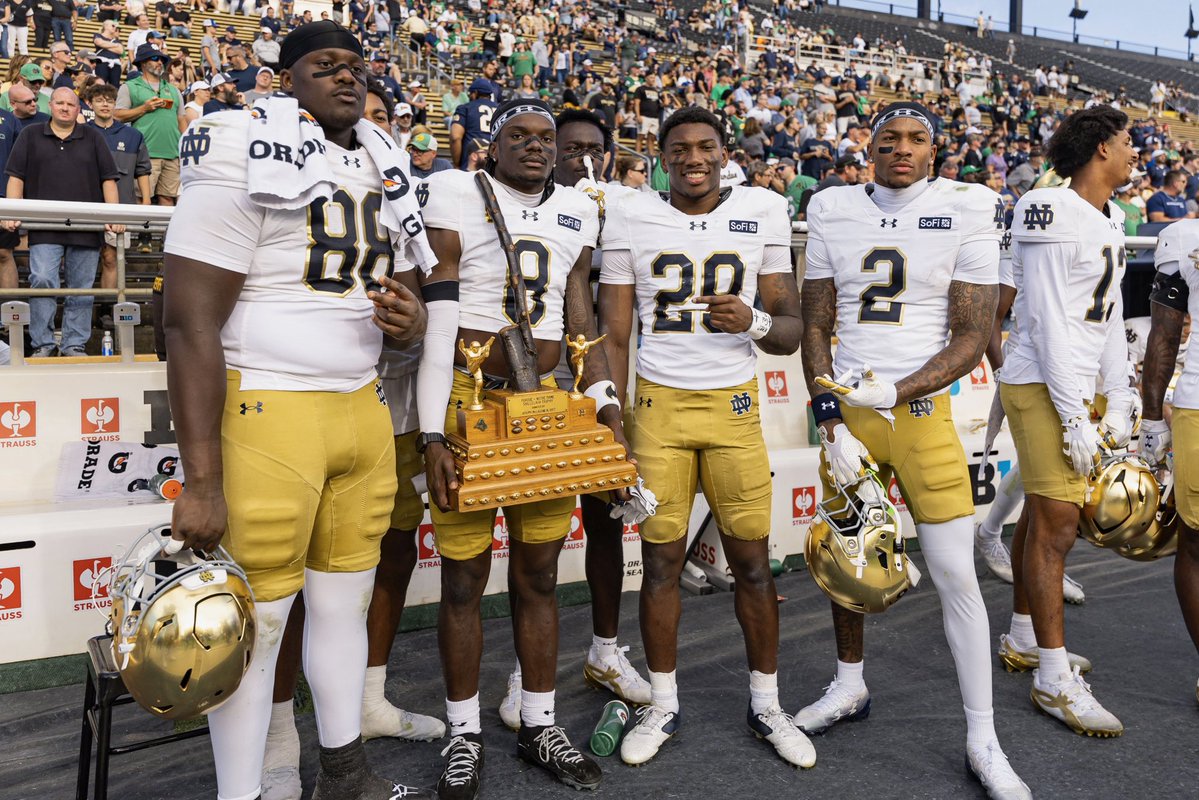 NDFootball's tweet photo. The Shillelagh’s coming back home 🤩

#GoIrish☘️ https://t.co/RegzmEQ50U