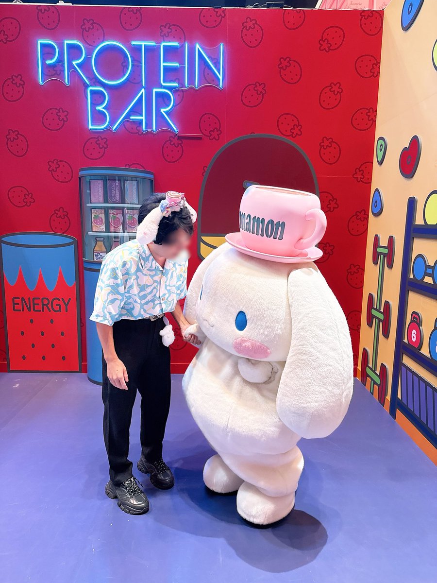 NagaeDenys's tweet photo. 初めての男1人ぼっちのピューロランド

今日初めて1人で来たって言ったらめちゃくちゃビックリされた

でもシナモンに会えたから全然寂しくなかったよって伝えたら照れててマジ尊い

#サンリオ https://t.co/qiMcqspYlA