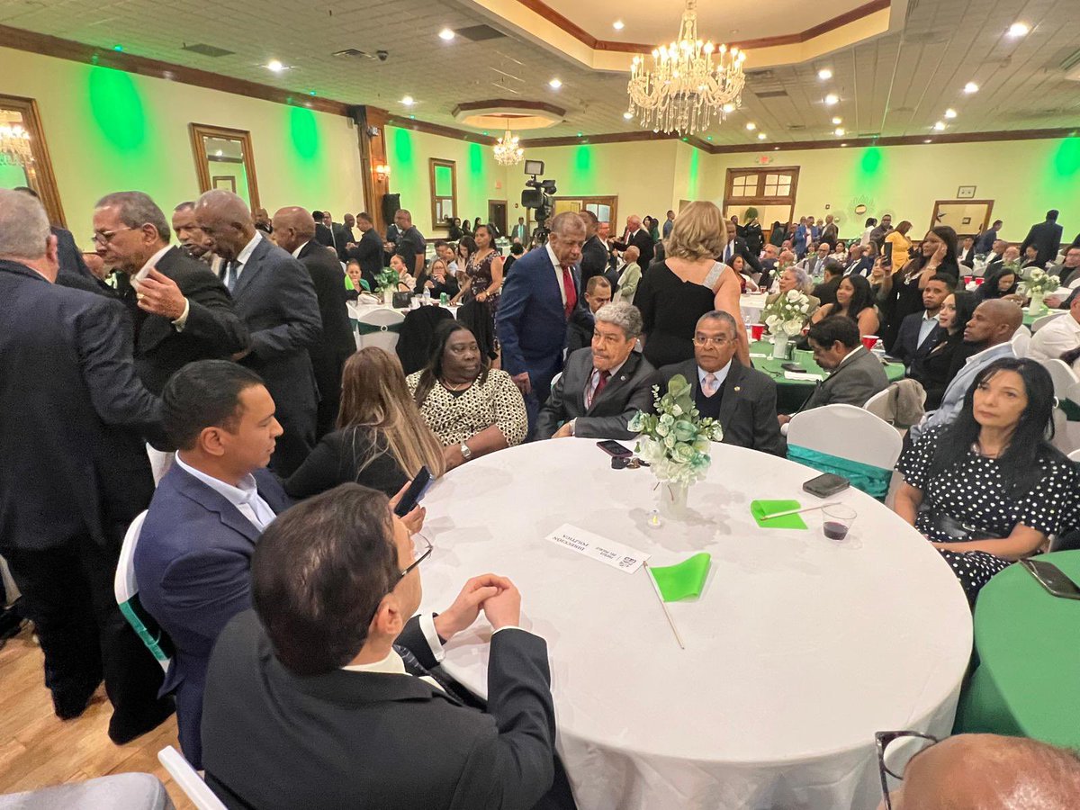 PerezGIg's tweet photo. 💚🇩🇴 ¡LA FUERZA DEL PUEBLO, MÁS FUERTE QUE NUNCA EN NUEVA YORK!

Seguimos creciendo, sumando voluntades y fortaleciendo nuestra organización en cada rincón de Nueva York.

¡Y el que venga atrás, que arree! 💚🔥

#FuerzaDelPueblo #FPNewYork #NuevaYork @RiquelbinPerez @Adonaidamedina @johhnyarrendel @yanesiEspinal @yonleiby @FPcomunica @FPNewJersey_ @LeonelFernandez @FPComunicaCir4 @RRosarioMarquez @radhamesjimenez @wallynet3 @RicardoPic44427