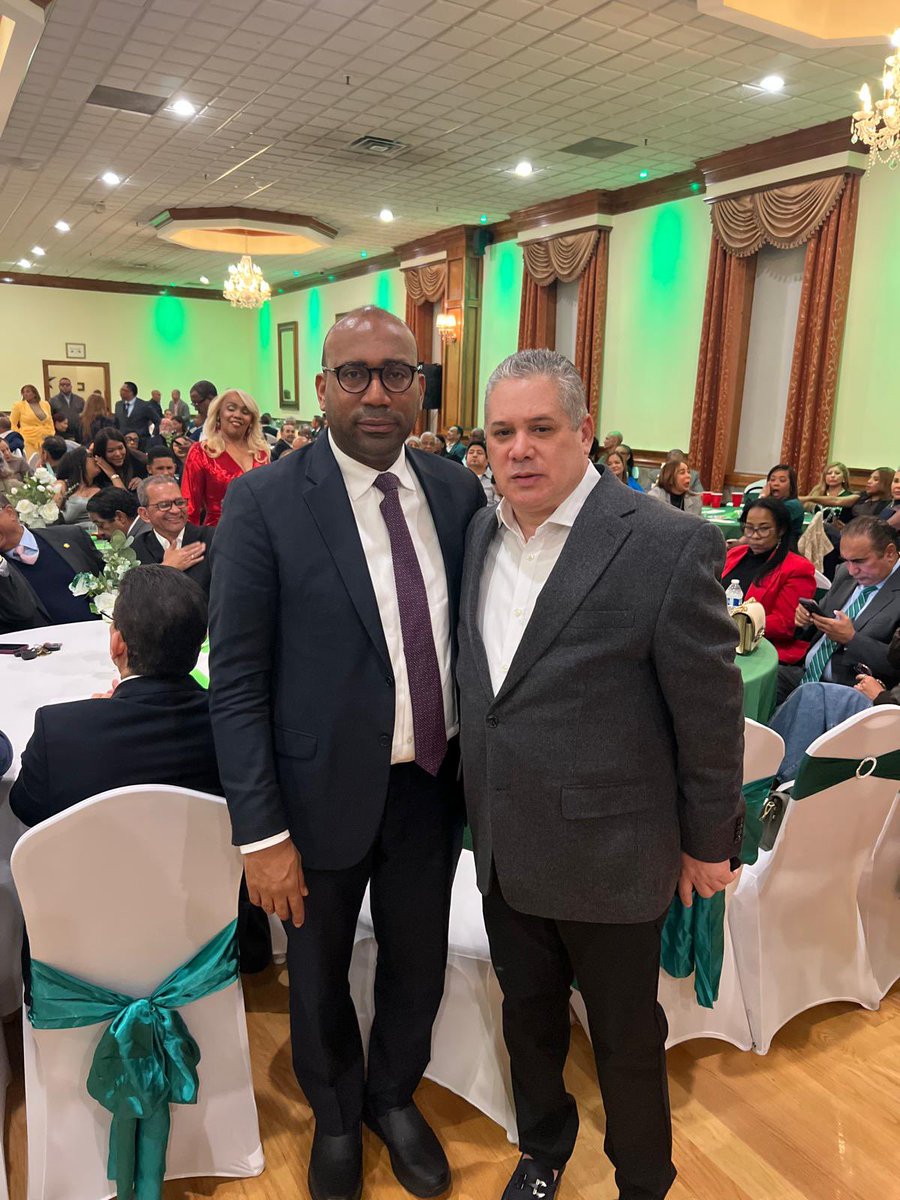PerezGIg's tweet photo. 💚🇩🇴 ¡LA FUERZA DEL PUEBLO, MÁS FUERTE QUE NUNCA EN NUEVA YORK!

Seguimos creciendo, sumando voluntades y fortaleciendo nuestra organización en cada rincón de Nueva York.

¡Y el que venga atrás, que arree! 💚🔥

#FuerzaDelPueblo #FPNewYork #NuevaYork @RiquelbinPerez @Adonaidamedina @johhnyarrendel @yanesiEspinal @yonleiby @FPcomunica @FPNewJersey_ @LeonelFernandez @FPComunicaCir4 @RRosarioMarquez @radhamesjimenez @wallynet3 @RicardoPic44427