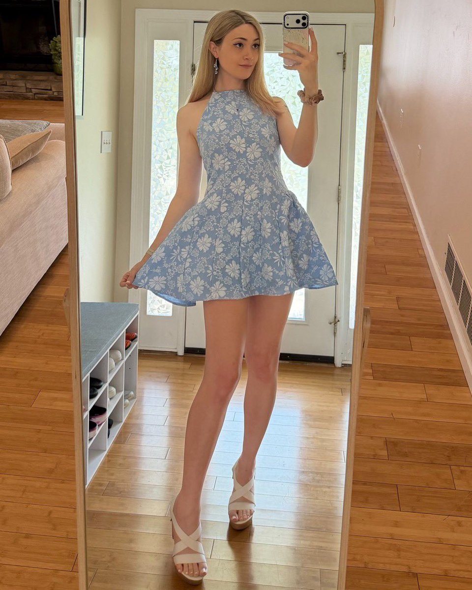 michellotter128's tweet photo. I think this maybe one of my new favorite dresses https://t.co/GwjU7b57ui