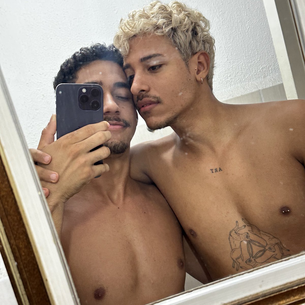 LIIPE_X's tweet photo. Procura-se um ativinho pra ser nossa marmita ♡ https://t.co/LsPRhr613a