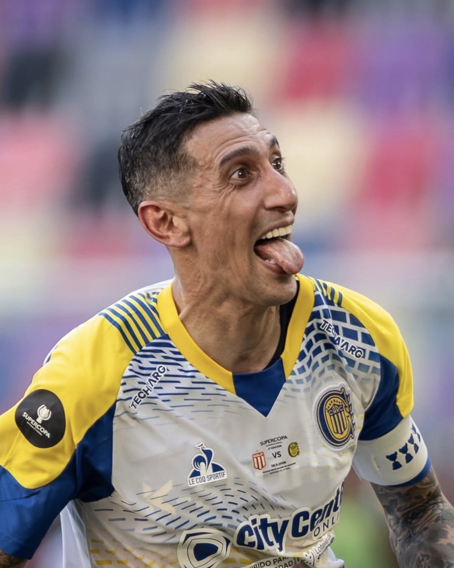 Ligue1_ESP's tweet photo. Angelito otra vez campeón 🏆 https://t.co/yz104A4TVM