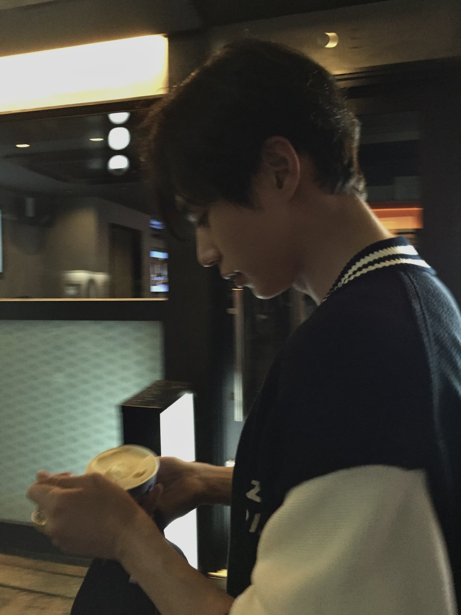 ALD1_official's tweet photo. 一緒に歩きたい。

#ALPHADRIVEONE #ALD1
#알파드라이브원
#JUNSEO #준서 https://t.co/deWGkX3GaQ