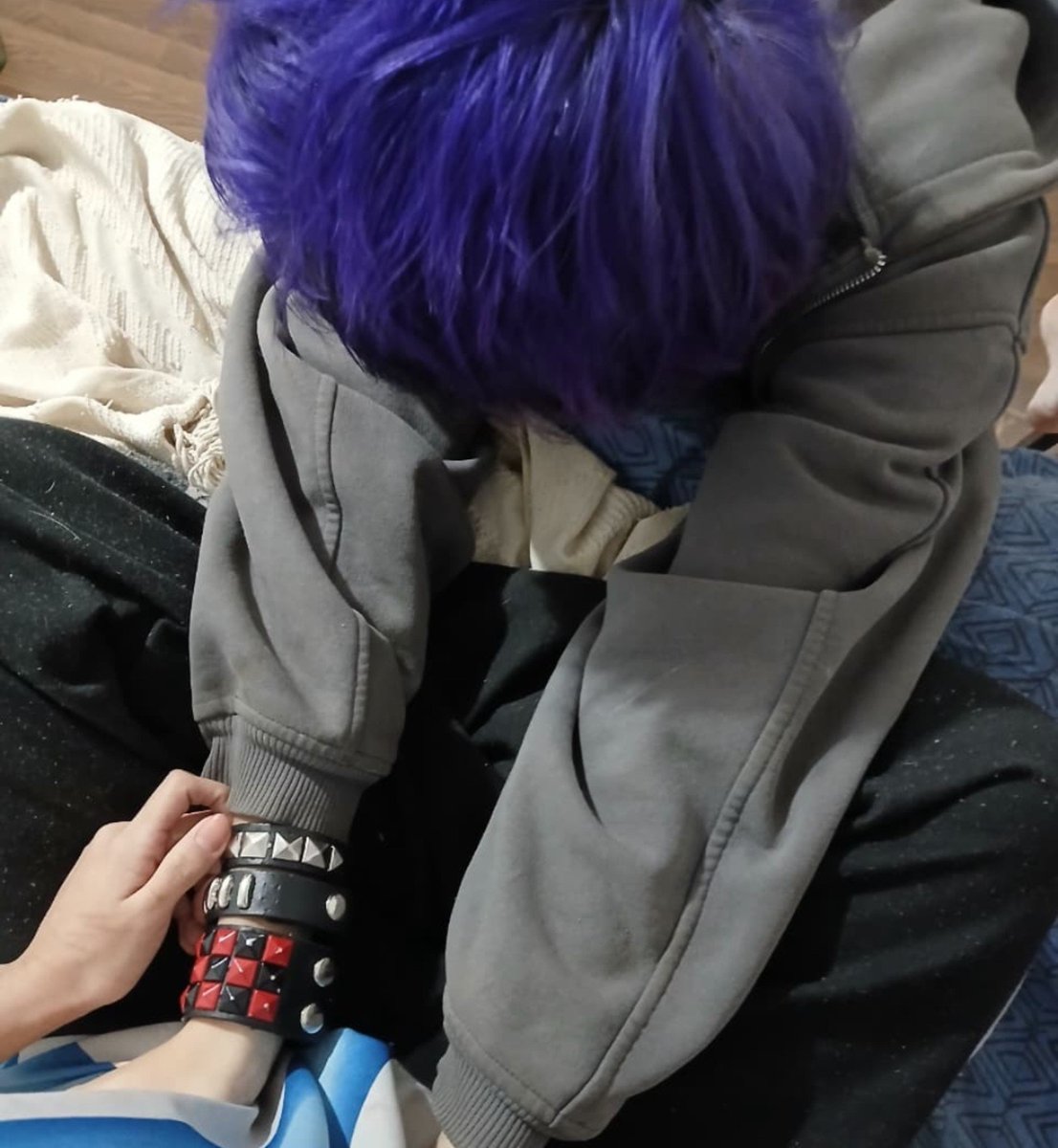 ke3b4b's tweet photo. this stupid boy is me (ﾉ◕ヮ◕)ﾉ*:･ﾟ✧ https://t.co/GNNuBepAIy