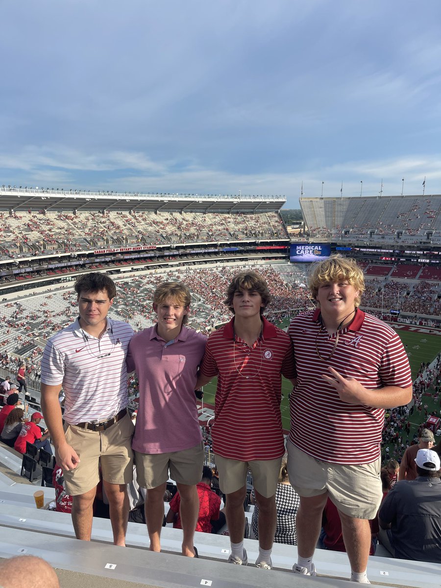 FinleyProbus's tweet photo. Nothing like Tuscaloosa. 🔥

Always finding ways to stay around the game, learn and keep pushing toward the next level. 💪🏈

Guntersville Wildcats representing in Tuscaloosa.

@AlabamaFTBL 
@IAMKLEMM 

#RollTide #GoCats #Oline #ClassOf2028 https://t.co/Otkox5byj9
