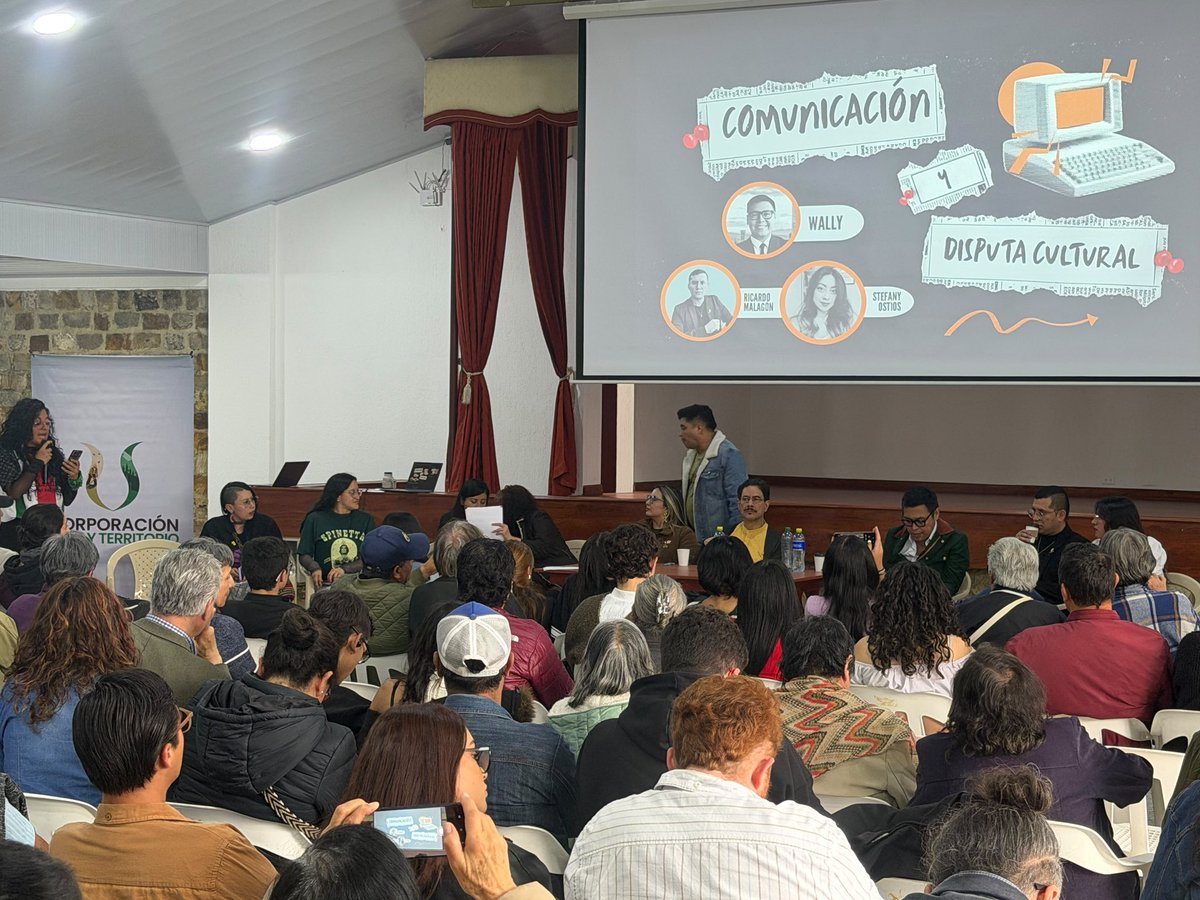 IvanCepedaCast's tweet photo. EL PACTO HISTÓRICO SE REÚNE EN TODO EL PAÍS 

Ha comenzado la preparación del congreso fundacional del @PactoCol. En todo el país se realizan asambleas y escuelas de formación política. 

Hoy en Bogotá me reuní con @Vamosxlosddhh, y en Zipaquirá asistí a la inauguración de la escuela para integrantes, lideresas y líderes del Pacto.