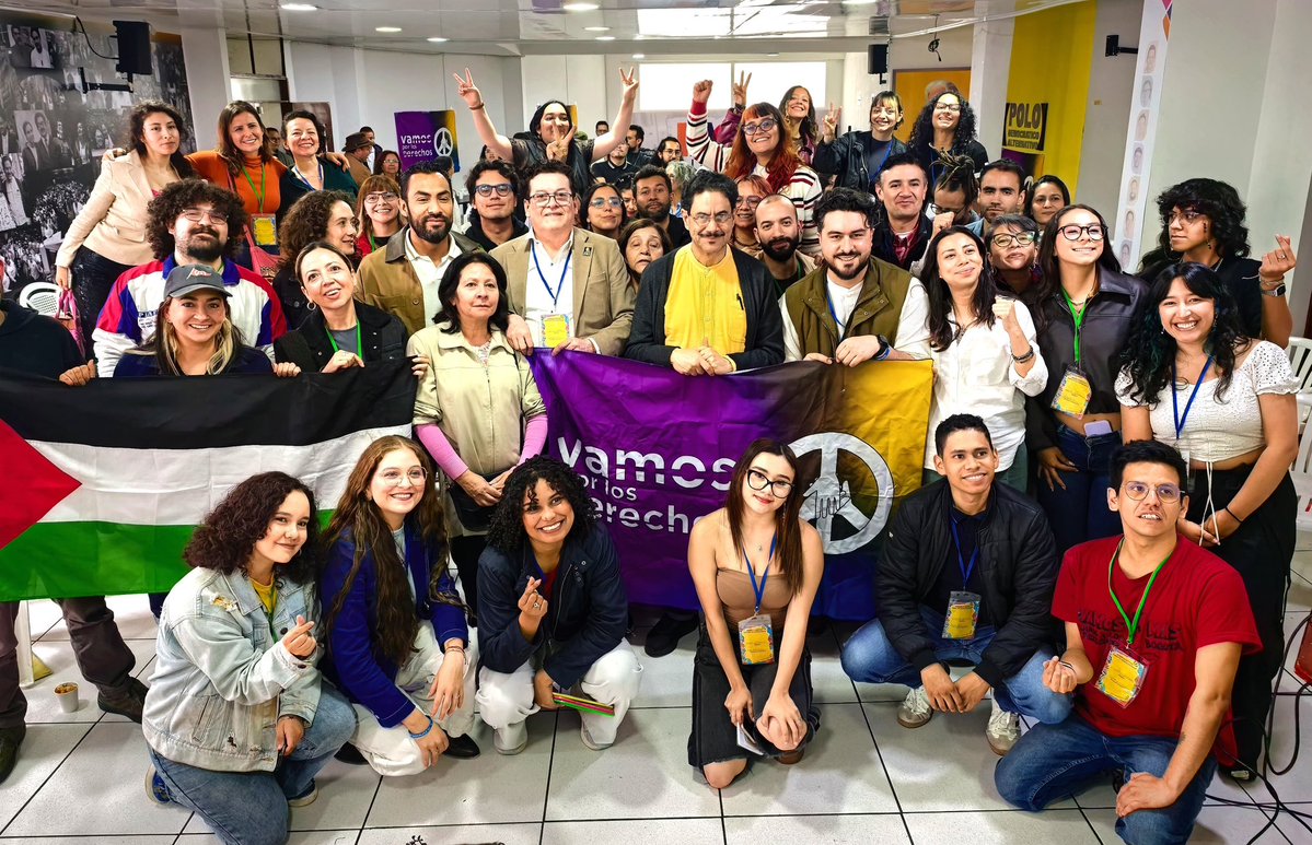 IvanCepedaCast's tweet photo. EL PACTO HISTÓRICO SE REÚNE EN TODO EL PAÍS 

Ha comenzado la preparación del congreso fundacional del @PactoCol. En todo el país se realizan asambleas y escuelas de formación política. 

Hoy en Bogotá me reuní con @Vamosxlosddhh, y en Zipaquirá asistí a la inauguración de la escuela para integrantes, lideresas y líderes del Pacto.