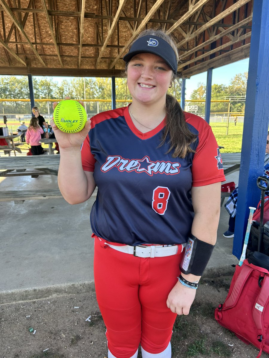 peytonmckay351's tweet photo. Started my day off with a bomb to left field! @callumpilgrim_ @bellesharber @slwathen @CoachSchmuck @UEAthletics_SB @SoftballBrescia @KWC_Softball @USISOFTBALL @TOP_D1RECRUITS @BaileyDillender @LineDsoftball @CoachDailyNCSA @CoachBiggs24 https://t.co/q0fzvhex4W