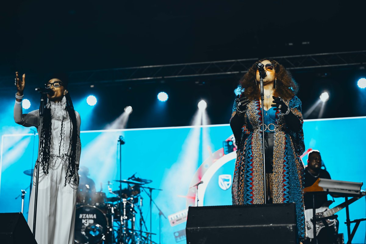 JoyOfJazz's tweet photo. Floetry brought their distinctive sound and captivating presence to the Mbira Stage, delivering a powerful performance that celebrated soul, poetry and musical connection. The audience was completely immersed in the moment, they sang & danced.
#JazzReignited #TakeMeThere https://t.co/5krxvRCTS0