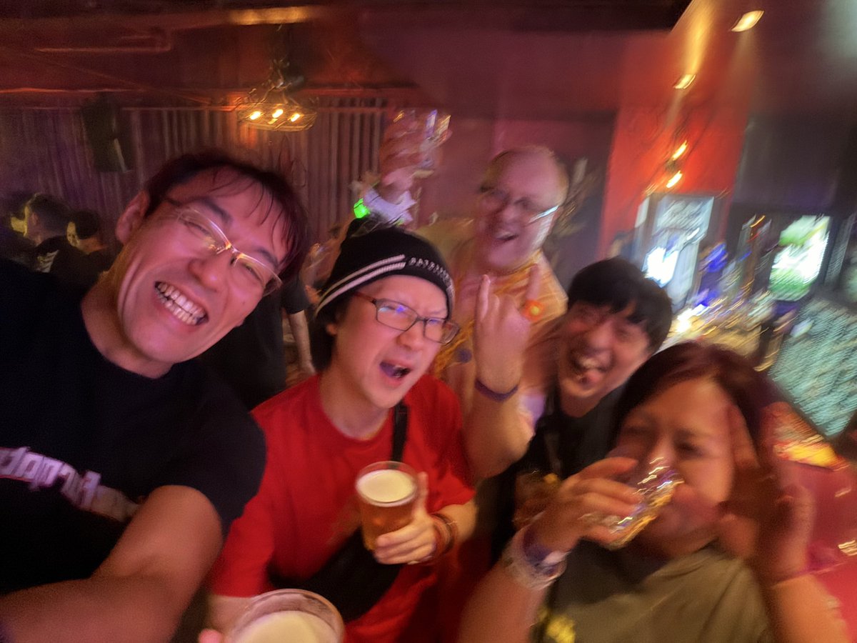 t_energy's tweet photo. happy dinamite 25th
おめでとうございます🎂
楽しく全力で踊ったぞー‼️😆
20年振りに会えた仲間もいたw

#HD25TH https://t.co/Bckk3DjTNF