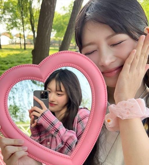 kpop12002's tweet photo. 🩷

#REI #LEESEO #IVE https://t.co/rIVjXSZiU1