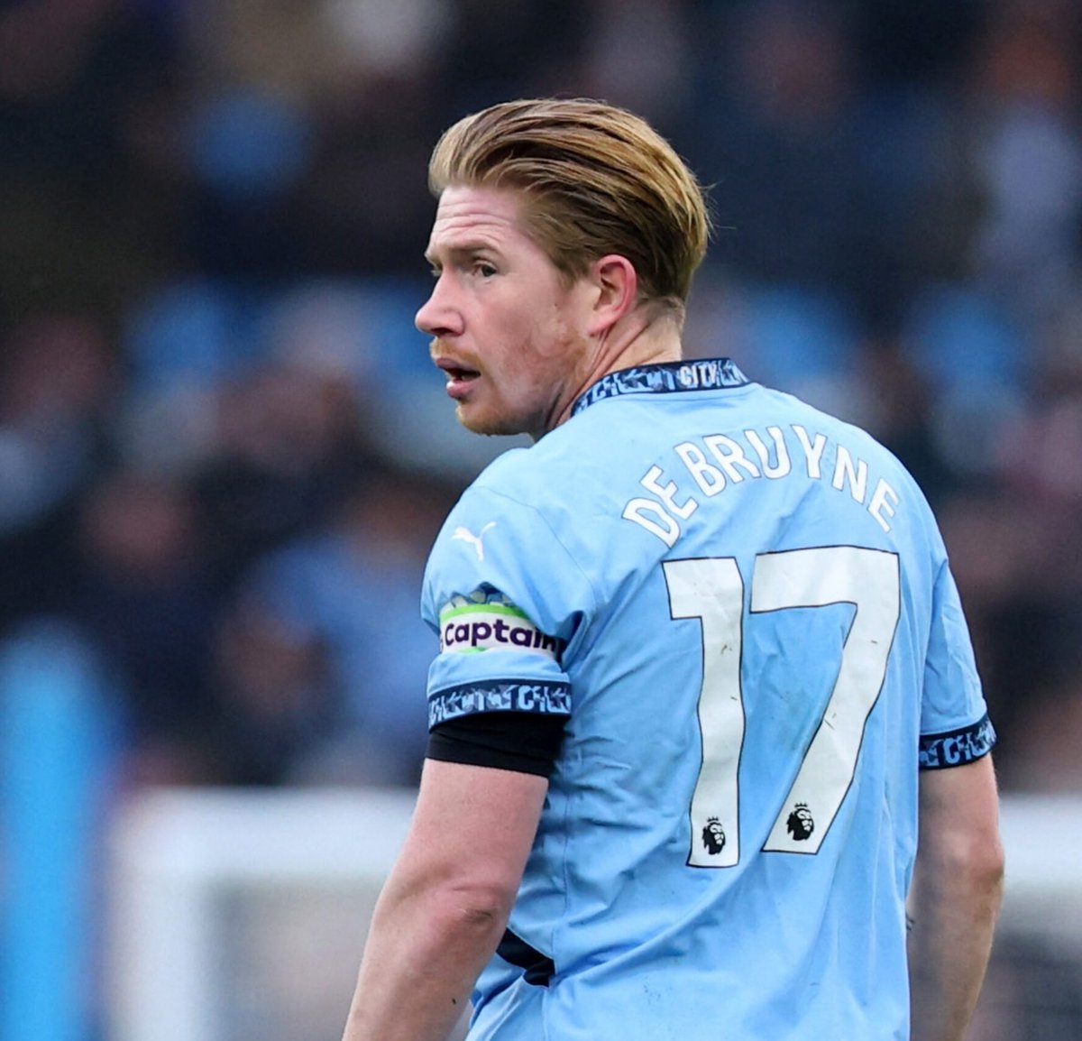 TrollFootball's tweet photo. The greatest Premier League player who never won a trophy in England 🥀 https://t.co/bvHECLfHUu