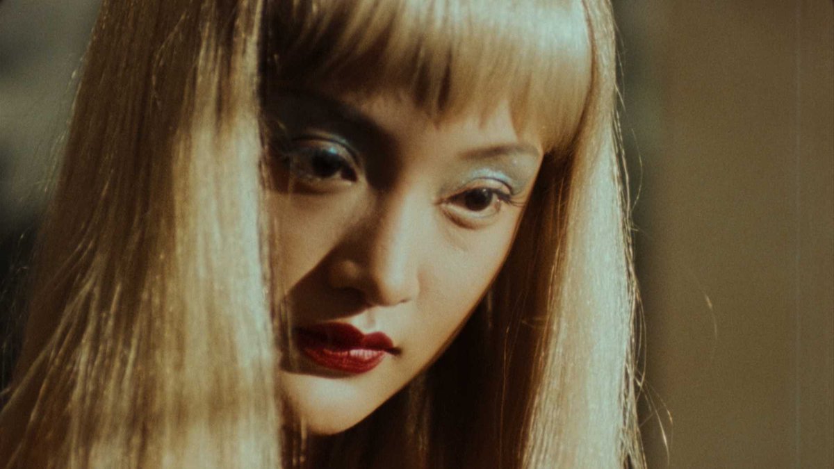 zhenhuanjie's tweet photo. zhou xun as the og manic pixie dream girl in suzhou river (2000) https://t.co/ubDa48a7tW