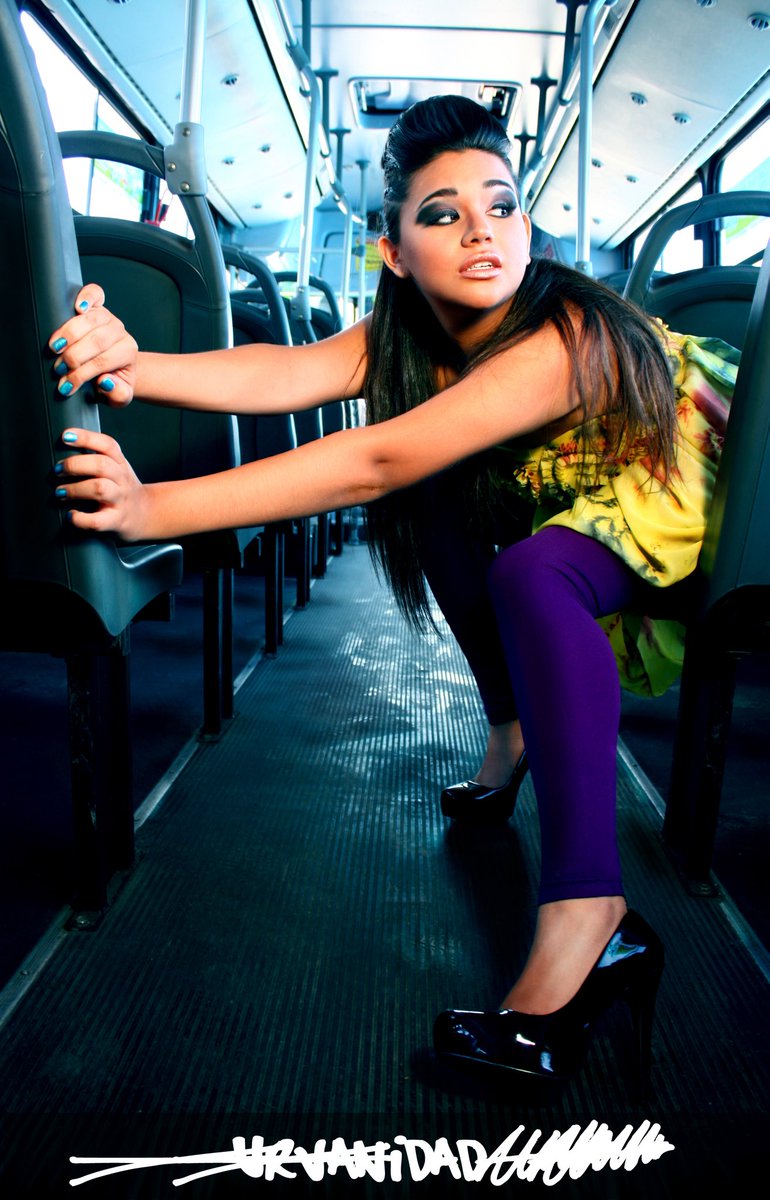 vmamx's tweet photo. ᵾɌVȺNƗĐȺĐ 
Modelo: AriadnaLeyva
para VMA #vmamx 

#photoshoot #monterrey #fotografía #photography #urbano #retrato #2000s https://t.co/9SdwvHVGic