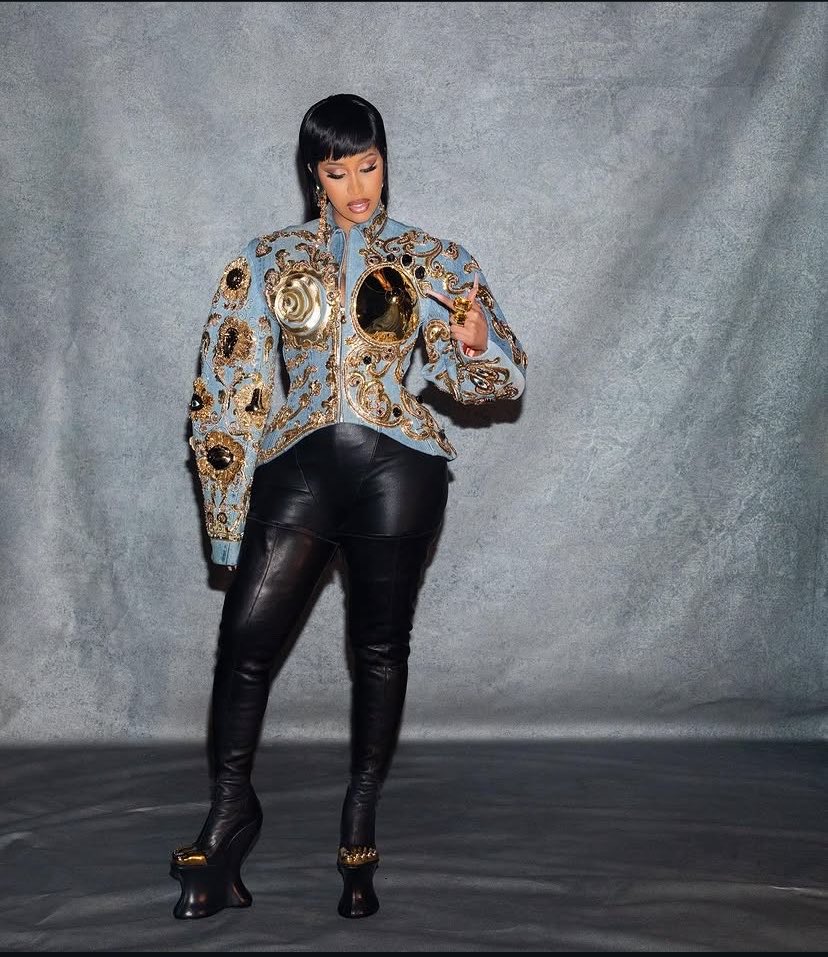 Brimseuss's tweet photo. Cardi B for Schiaparelli 🔥 https://t.co/CPTwXS2qiA