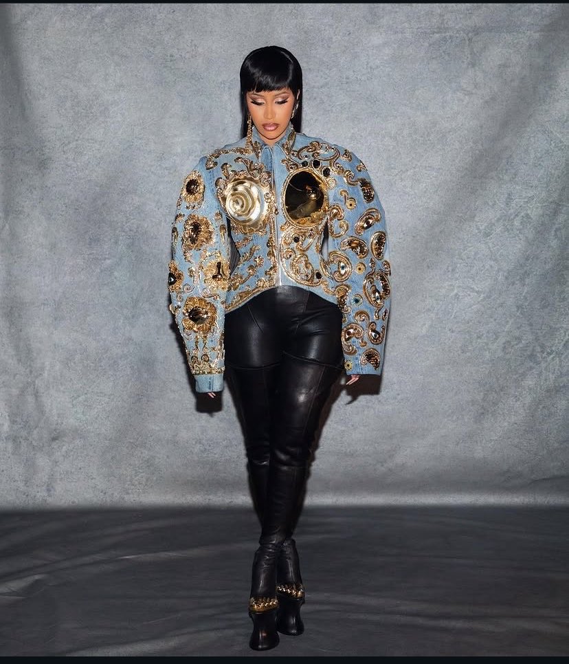 Brimseuss's tweet photo. Cardi B for Schiaparelli 🔥 https://t.co/CPTwXS2qiA
